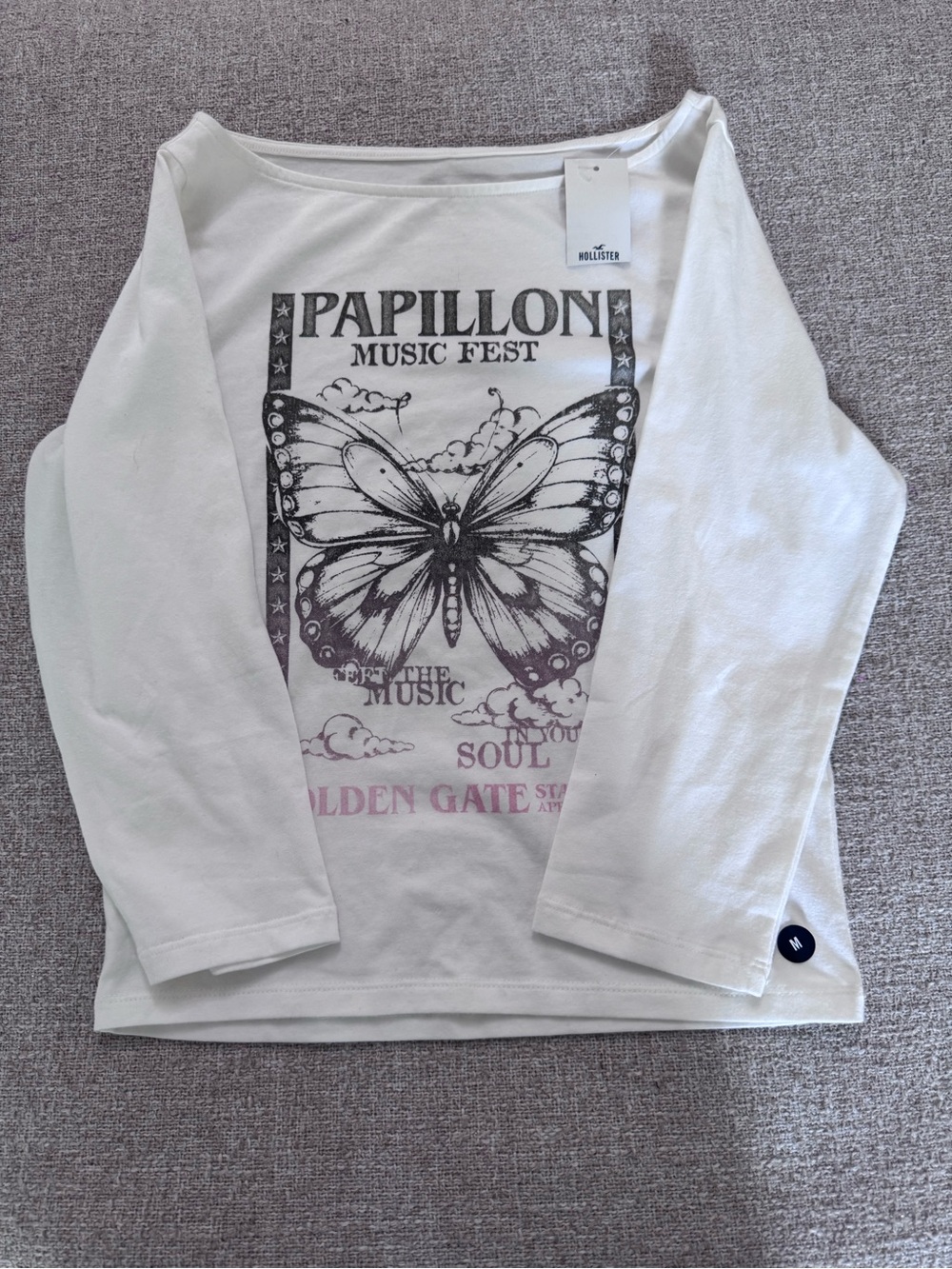 NWT Hollister Boatneck 3/4 Sleeve White Papillon Music Fest Graphic Long-Sleeve